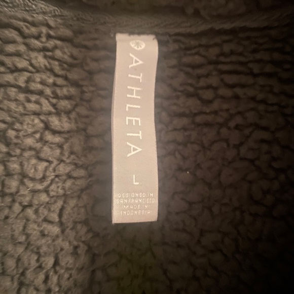 Athleta Talus Sherpa 1/2 Zip Pullover, Army Green, Barely Worn, Size L - Picture 3 of 8